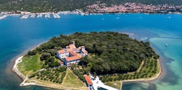 Týždeň na Krku s dopravou a polpenziou - hotel Omorika Punat 3*