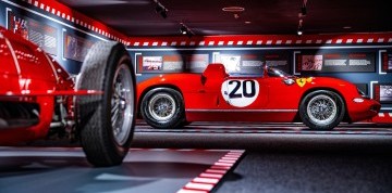 Po stopách Ferrari autobusom – Modena a Maranello