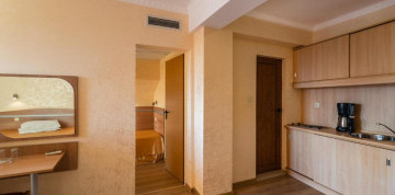 Pomorie - Hotel Zeus 3* s raňajkami a s letenkou