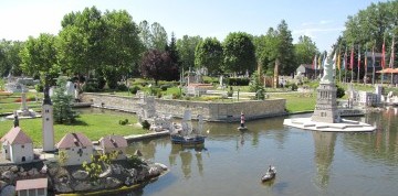 Najkrajšie stavby sveta a tyrkysové jazero Wörthersee