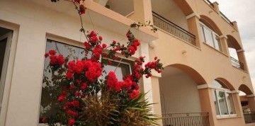 Týždeň pri Trogire s dopravou a polpenziou - Villa Jelavič 3*