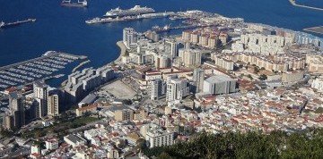 Malaga a Gibraltar – kontrasty Stredomoria letecky