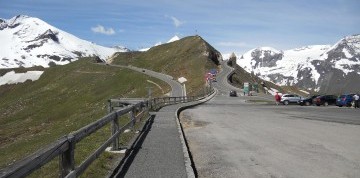 Alpský velikán Grossglockner a jazero Zell am See
