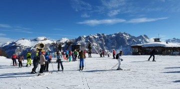 Lyžovačka v stredisku Folgarida-Marilleva v údolí Val di Sole