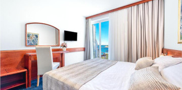 Dubrovnik - Hotel Komodor 3* s polpenziou letecky z Viedne
