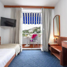 Komodor Hotel  3*