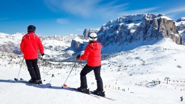 Čo všetko môžete zažiť počas lyžovačky v Dolomitoch?