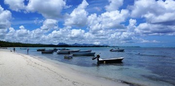 Maurícius – pláže, rum a farebná zem Chamarel