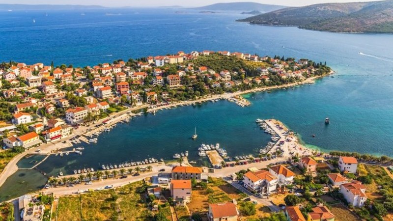 Týždeň pri Trogire s dopravou a polpenziou - Villa Jelavič 3*