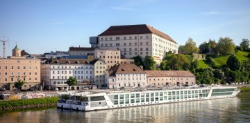 Rakúsky Linz a ticho Mauthausenu