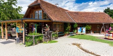 Deň na zámku Herberstein s návštevou ZOO