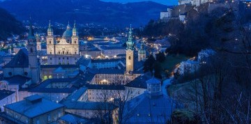 Adventný Salzburg a čarovný zámok Hellbrunn